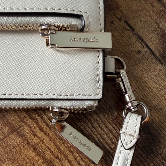 Kate Spade x Disney Cream Wristlet with Tigger and Floral Design - Picture 12 of 12